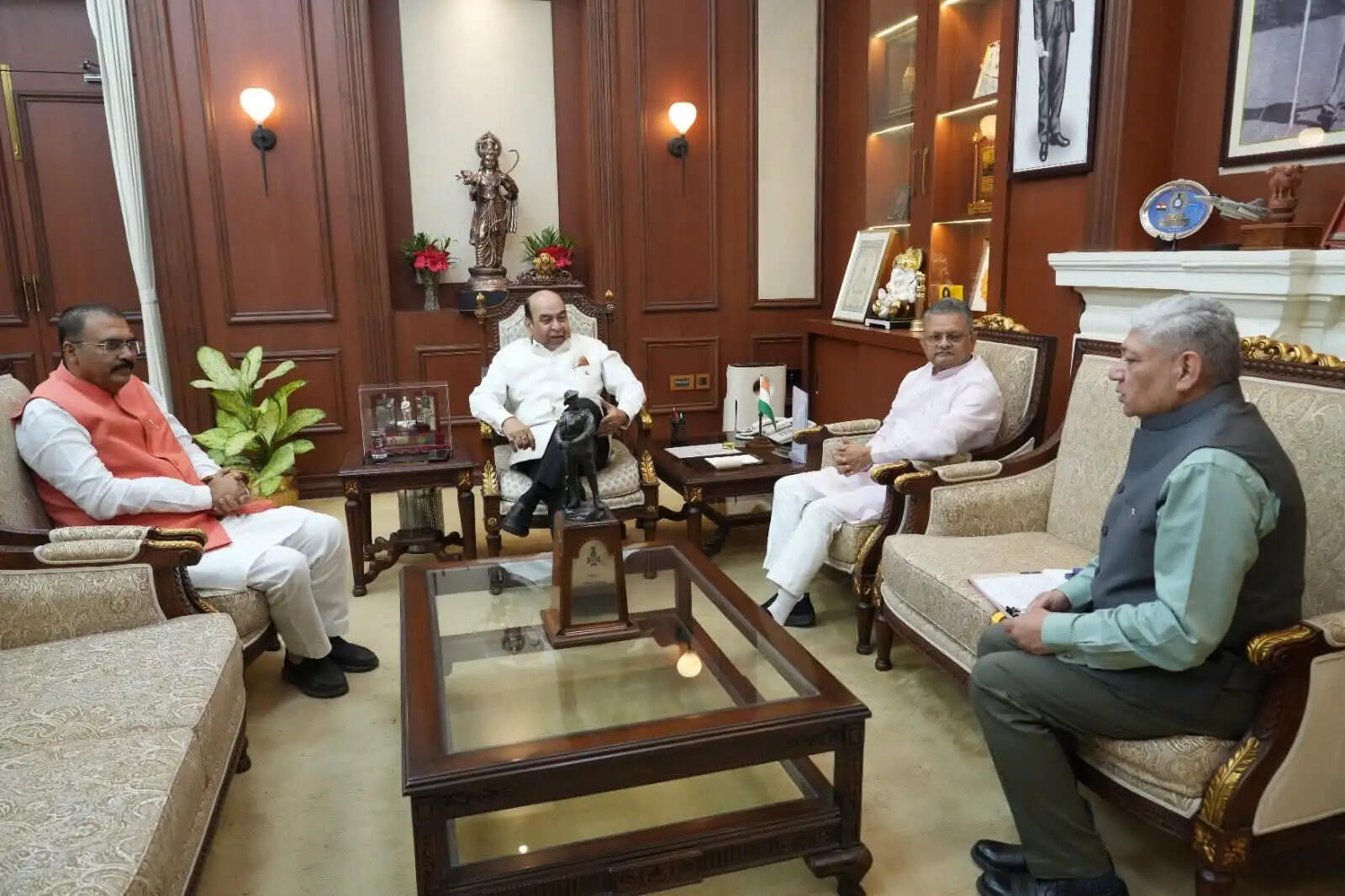 राज्यपाल से मिले भाजपा के प्रदेश अध्यक्ष संजय सरावगी