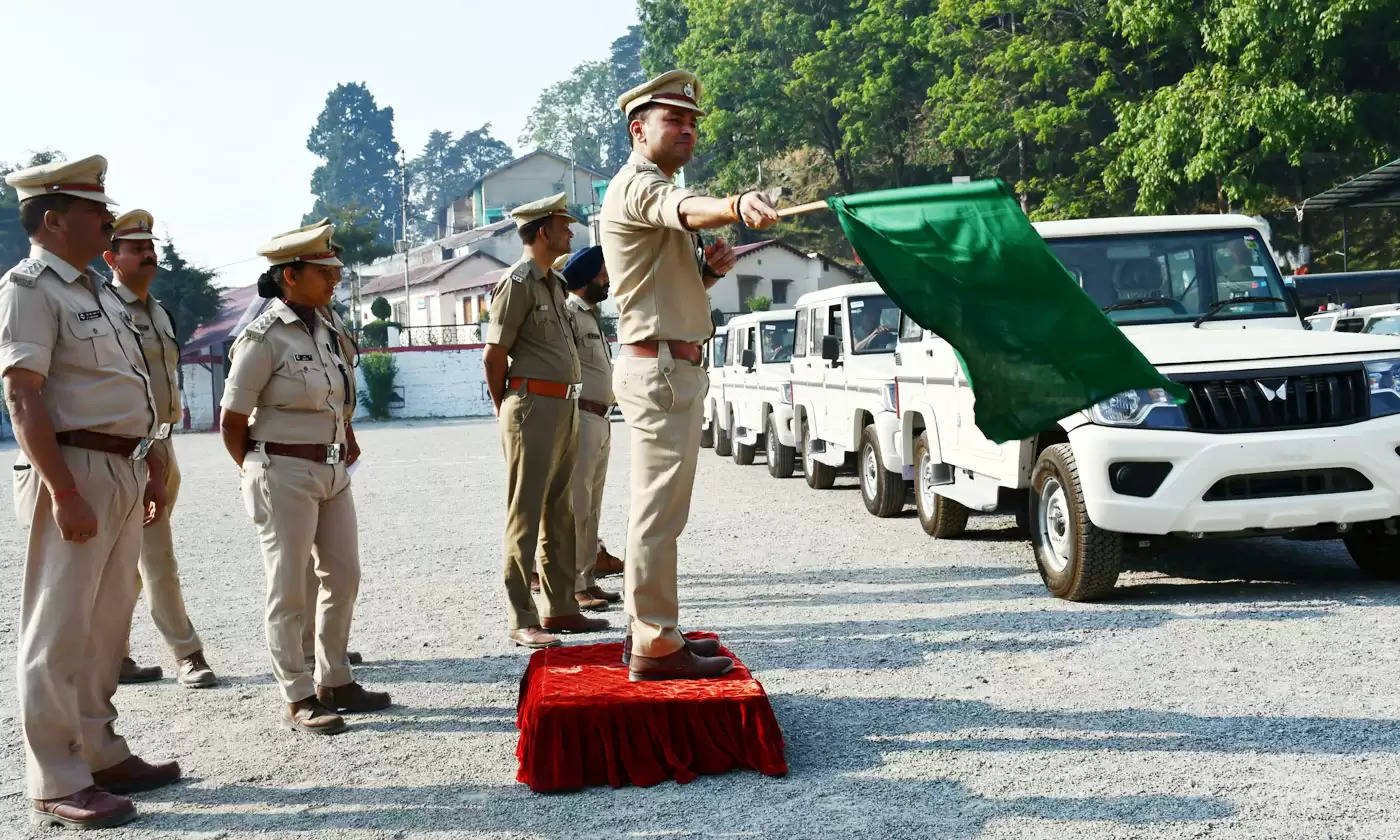 एसएसपी ने किया पुलिस लाइन का वार्षिक निरीक्षण, थानों को रवाना किए 13 नये वाहन