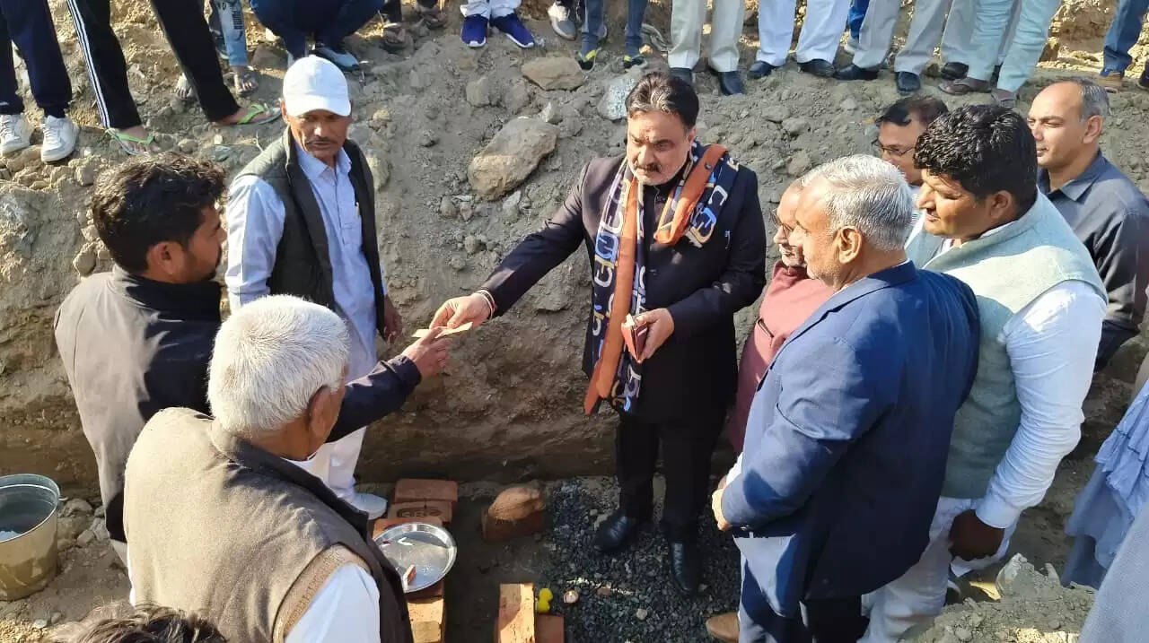 जींद : डिप्टी स्पीकर ने अहिरका में चौपाल का किया शिलान्यास