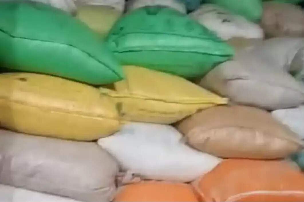 कालाबाजारी को जा रहा चावल पुलिस ने पकड़ा