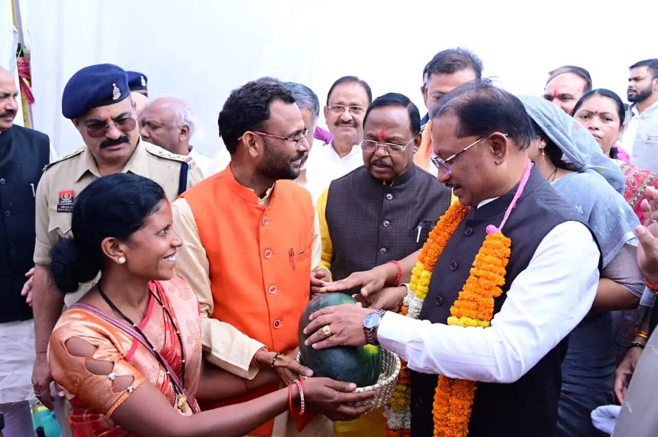 अंबिकापुर में तिलहन किसान मेले का भव्य आगाज, सीएम साय बोले- किसानों से किया हर वादा निभा रही सरकार