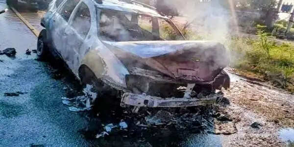 पानीपत: चलती कार में लगी आग, बाल-बाल बचे मां-बेटा