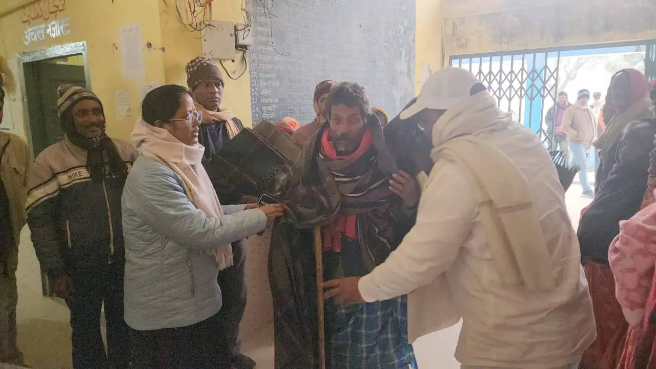 आरके रूंगटा चैरिटेबल ट्रस्ट ने जरूरतमंदों के बीच किया कंबल का वितरण