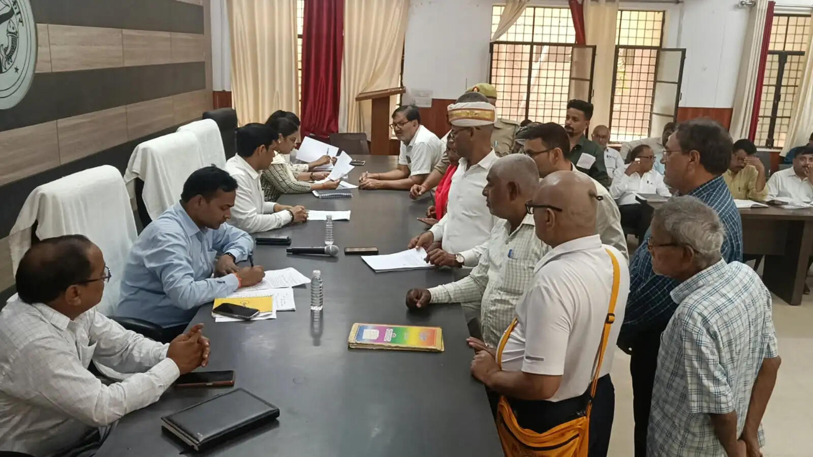 तहसील समाधान दिवस में फरियादियों की समस्याएं सुन अधिकारियों ने दिए त्वरित निस्तारण के निर्देश*
