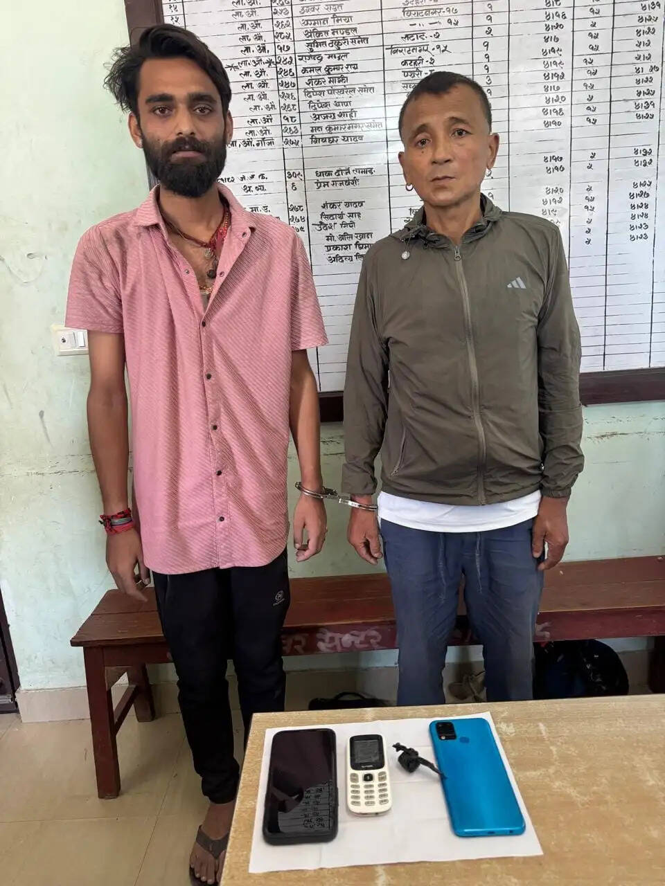 14.27 ग्राम ब्राउन शुगर के साथ नेपाल में नेपाली नागरिक के साथ अररिया का युवक गिरफ्तार