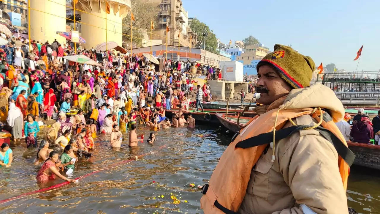 मौनी अमावस्या पर गंगा तट पर आस्था का रेला,हर-हर गंगे की गूंज,अलौकिक अनुभूति