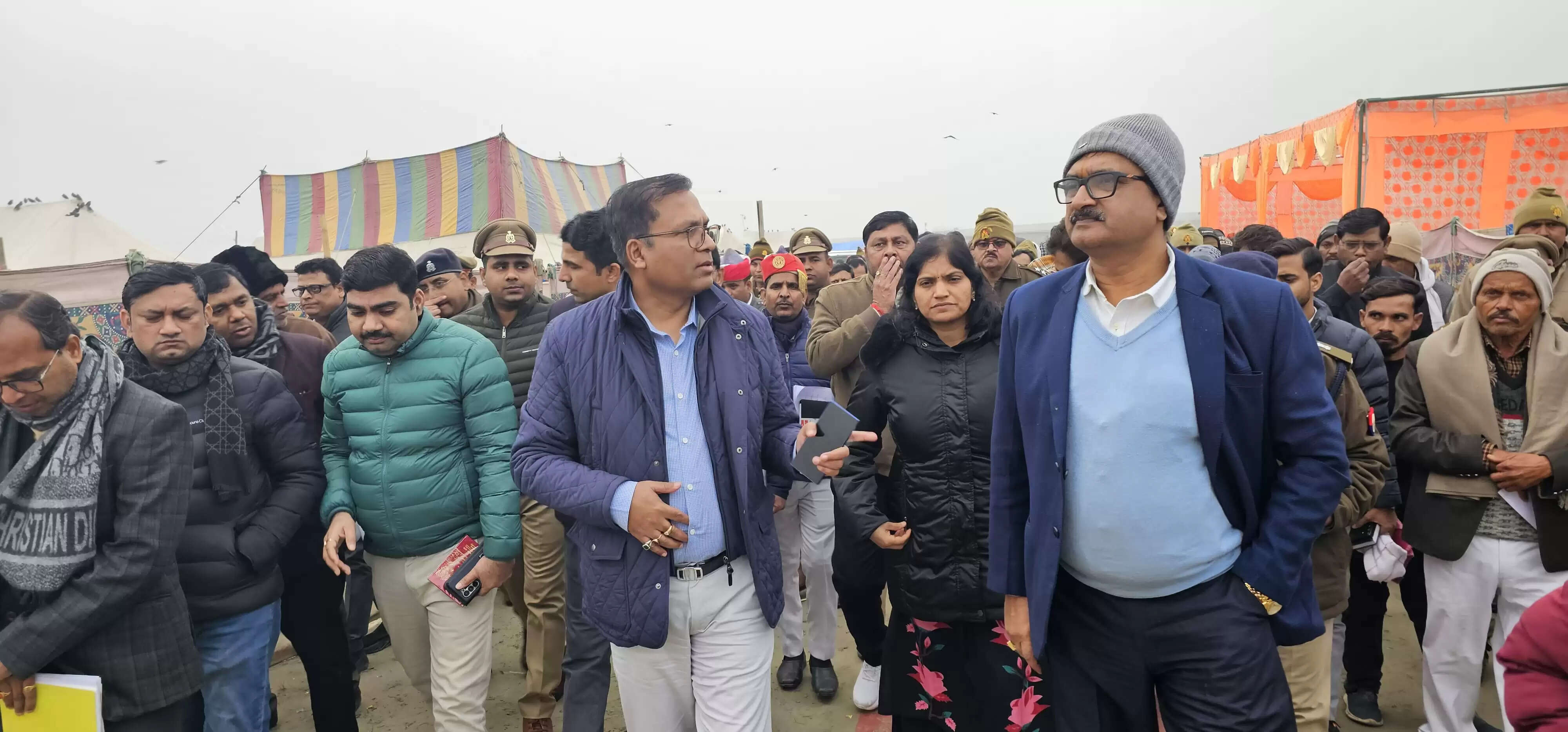 शाहजहांपुर व फर्रुखाबाद के डीएम ने माघ मेला ढाईघाट की देखी व्यवस्था