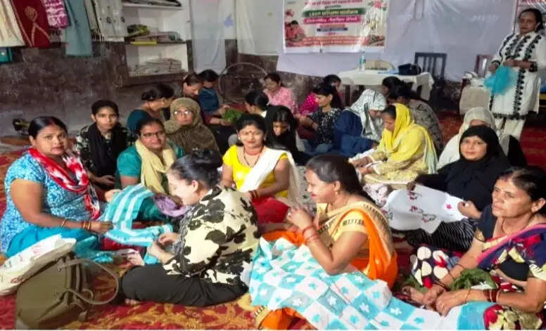 बेबी&nbsp; सूट&nbsp;तैयार&nbsp;कर&nbsp;आत्मनिर्भर&nbsp;बनी&nbsp;नैनीताल&nbsp;सबाना