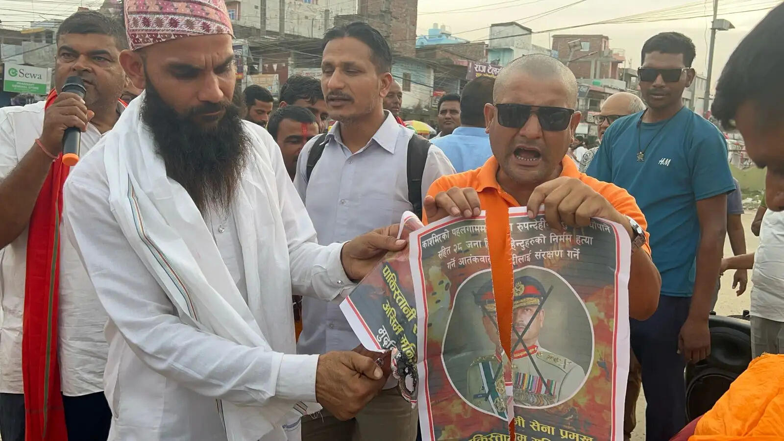 नेपाल में पाकिस्तान के खिलाफ प्रदर्शन का दौर जारी, मैत्री पार्क का निर्माण कार्य बंद