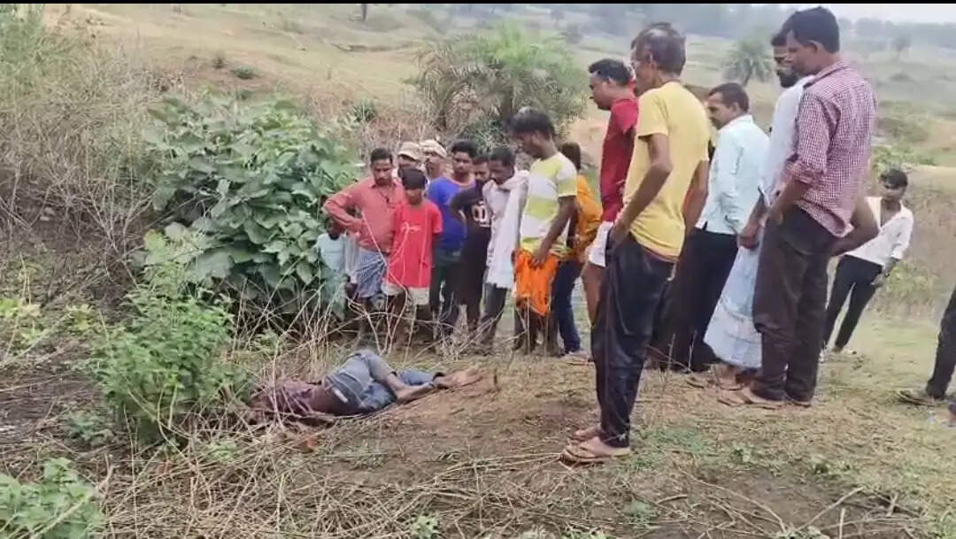 अज्ञात युवक का शव बरामद