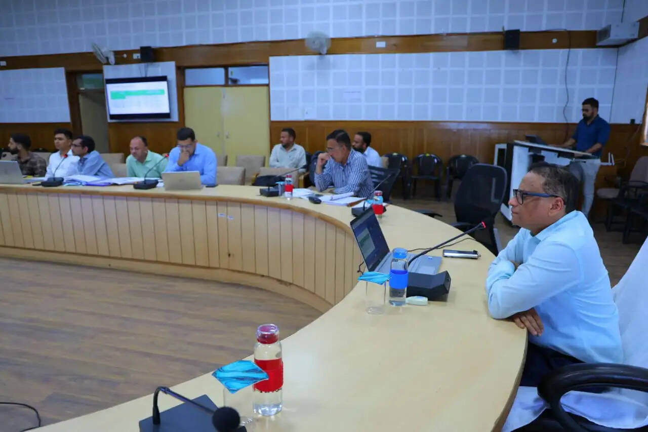 जलागम परियोजनाओं में लाएं गति, समयबद्ध ढंग से पूरे हों सभी कार्य: जावलकर