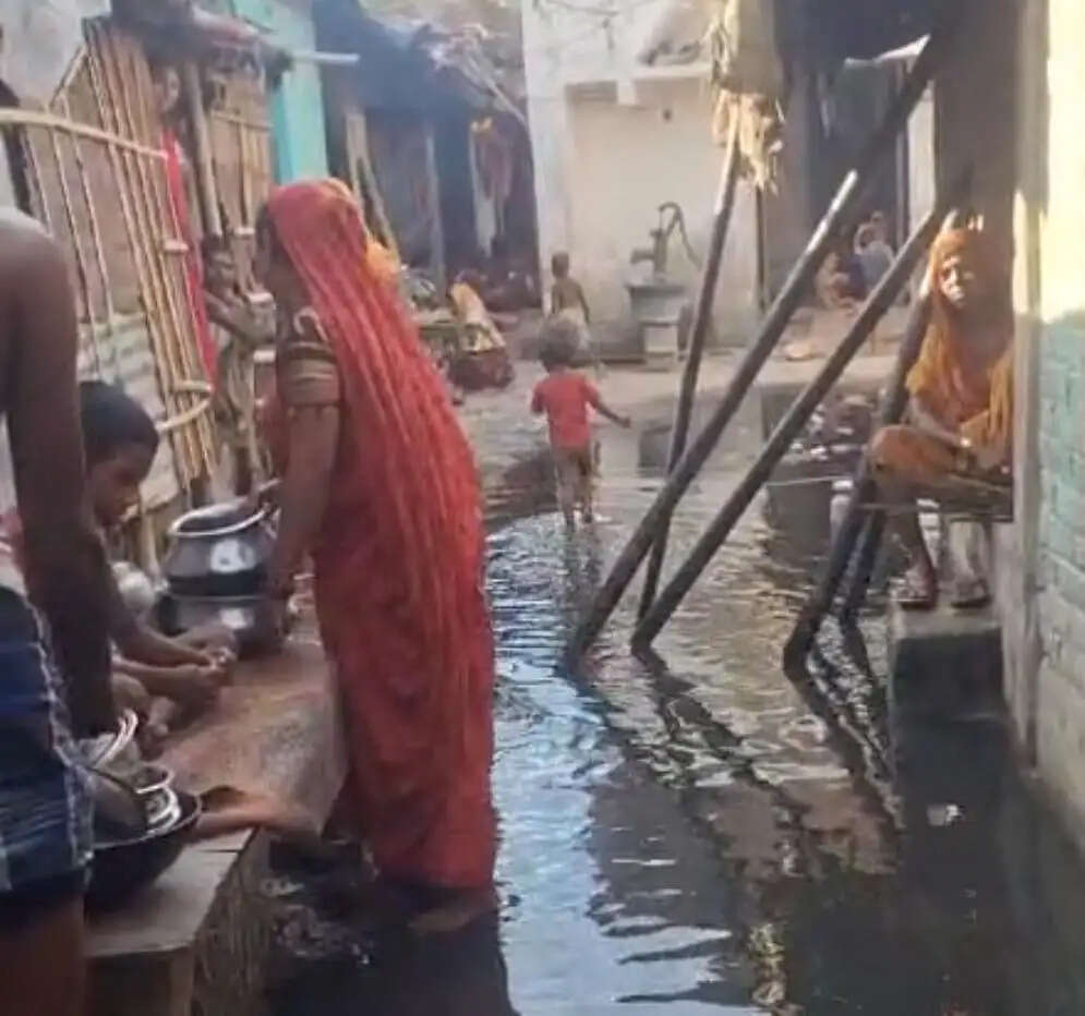 जलजमाव से लोग परेशान, गंदगी से संक्रमण का खतरा बढ़ा