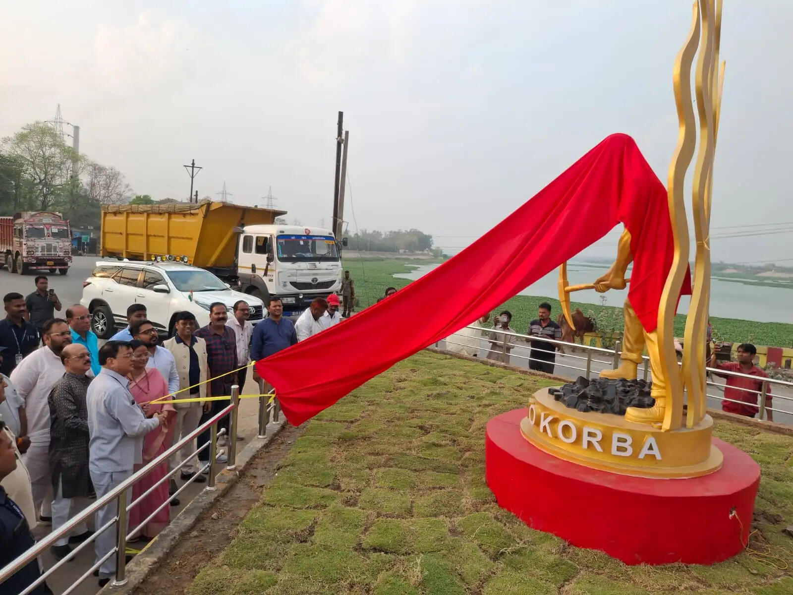 कोरबा में कोलमैन प्रतिमा का अनावरण व मिनी गार्डन का लोकार्पण