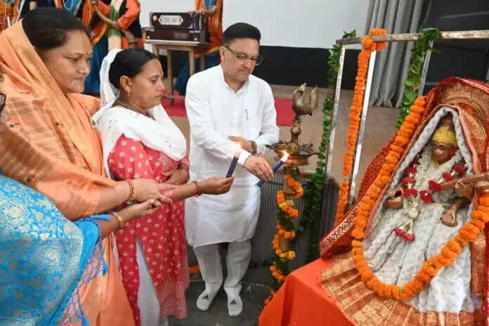 शौर्य दिवस पर वीर नारियों को किया गया सम्मानित