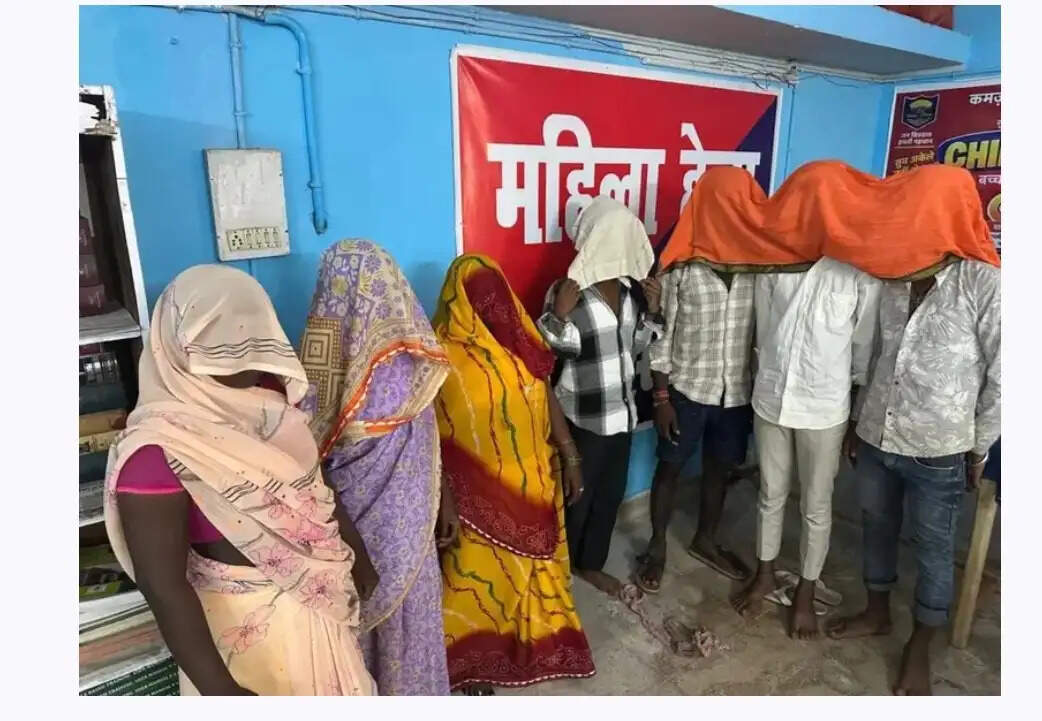 अवैध शराब के खिलाफ छापेमारी में महिला समेत सात गिरफ्तार