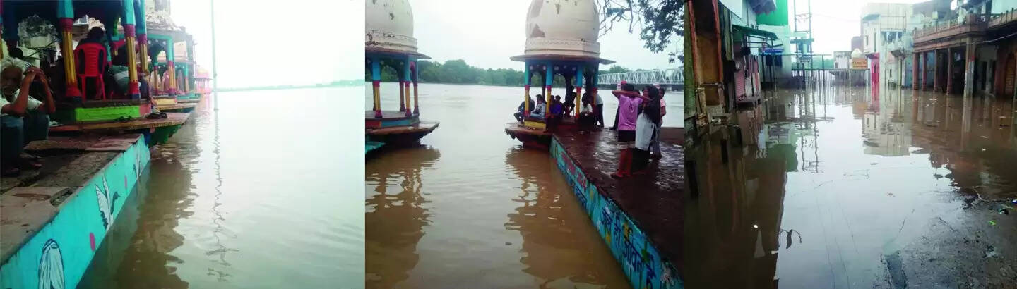 मथुरा : यमुना उफान पर, खतरे के निशान से काफी ऊपर जलस्तर