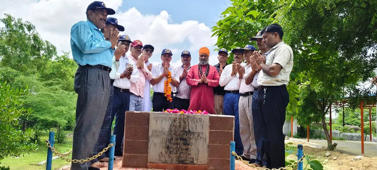 कारगिल दिवस पर पूर्व फौजियों ने अमर बलिदानियों को दी श्रद्धांजलि