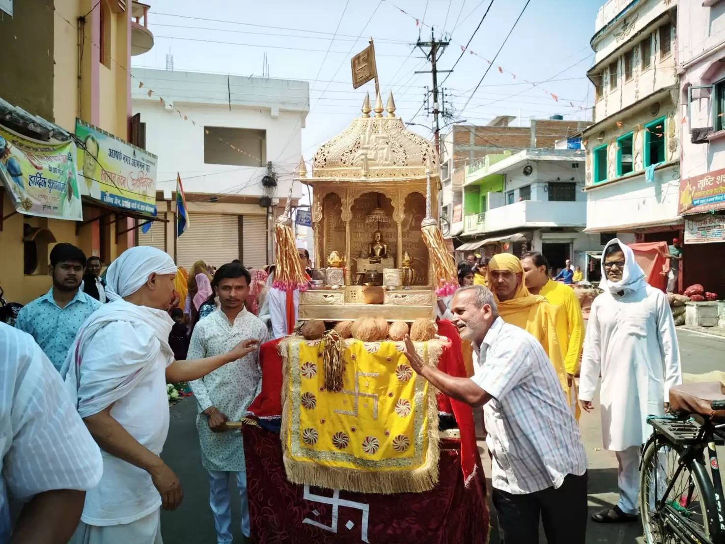 अनूपपुर: महावीर जयंती पर धूमधाम से निकाली शोभायात्रा