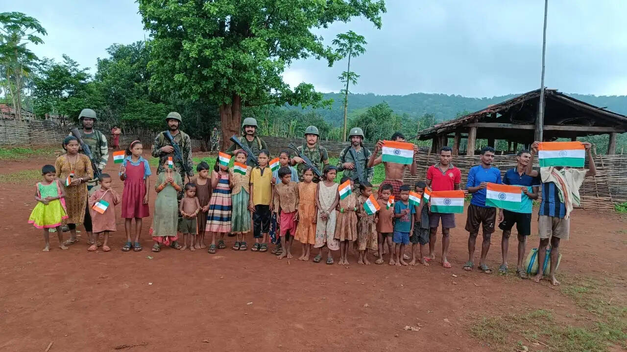 छत्तीसगढ़ के दुर्गम अबूझमाड़ के 9 गांवों में पहली बार लहराया तिरंगा
