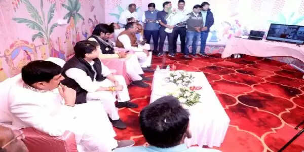 प्रधानमंत्री मोदी की मन की बात कार्यक्रम को राज्यपाल पटेल और मुख्यमंत्री डॉ. यादव ने देखा और सुना