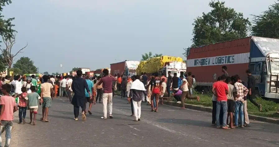 जीवछ नदी में स्नान के दौरान युवक डूबा, एनडीआरएफ की मांग को लेकर फोरलेन जाम