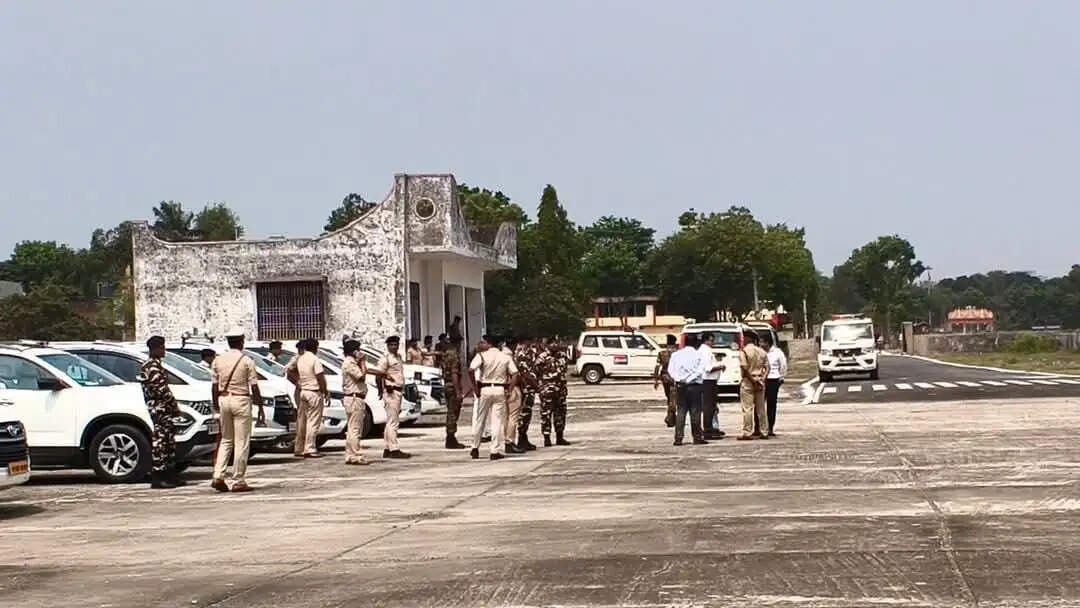 वीरपुर में मुख्य सचिव और डीजीपी का दौरा, इंडो-नेपाल सीमा सुरक्षा और विकास कार्यों की हुई समीक्षा