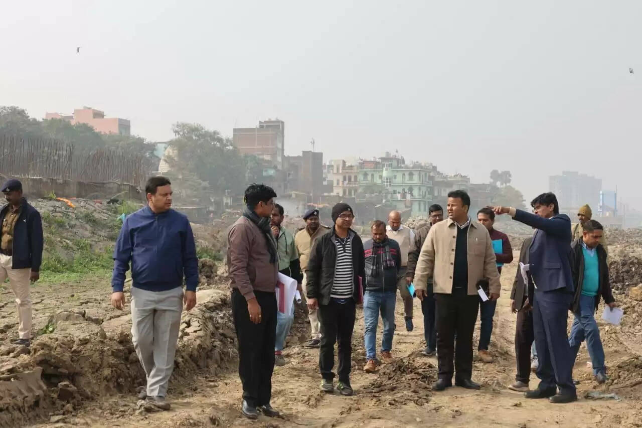 विभिन्न विकासात्मक योजनाओं में प्रगति का जिलाधिकारी ने किया स्थल निरीक्षण