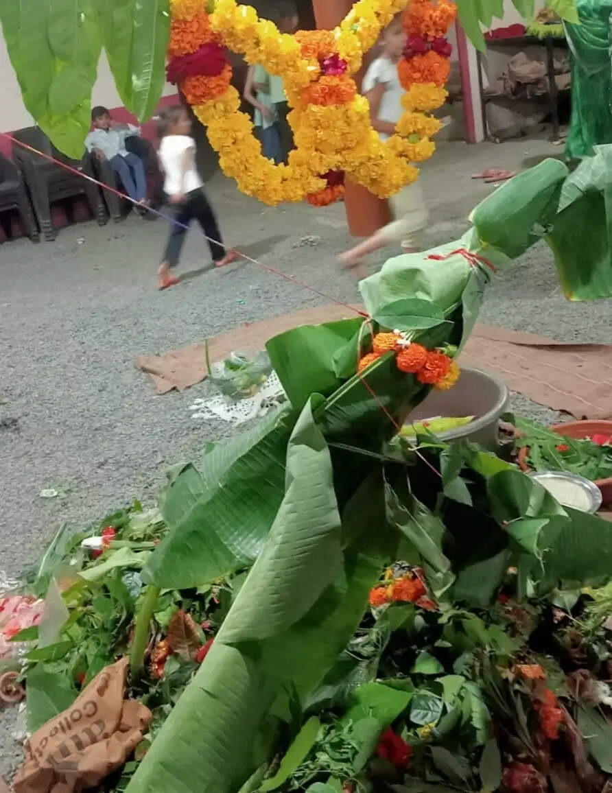 झाबुआ में गणेशोत्सव की धूम, शिव-पार्वती की पूजा के साथ देर रात तक गूंजे भजन
