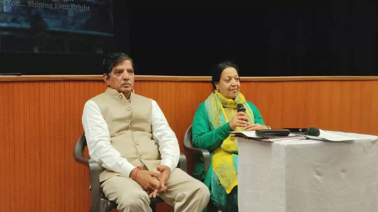 सरकार के दो साल पूर्ण : विकास रथ से आमजन को बताई जा रही दो वर्ष की उपलब्धियां