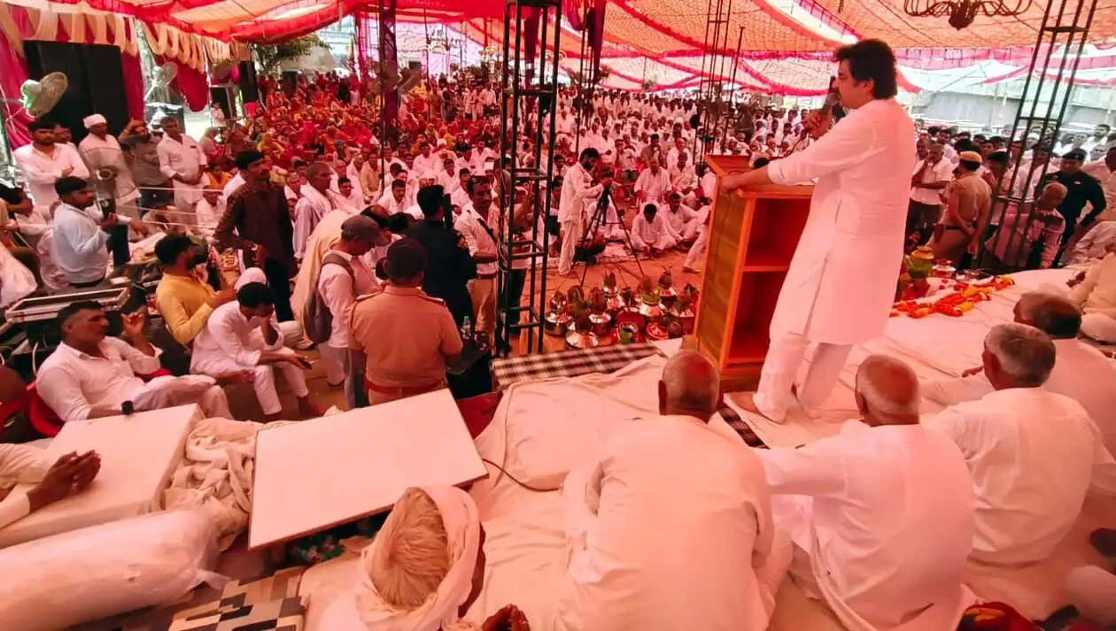 हिसार : मंदिर समाज को जोड़ने, संस्कार देने व सेवा की भावना को मजबूत करने के केंद्र : कुलदीप बिश्नोई
