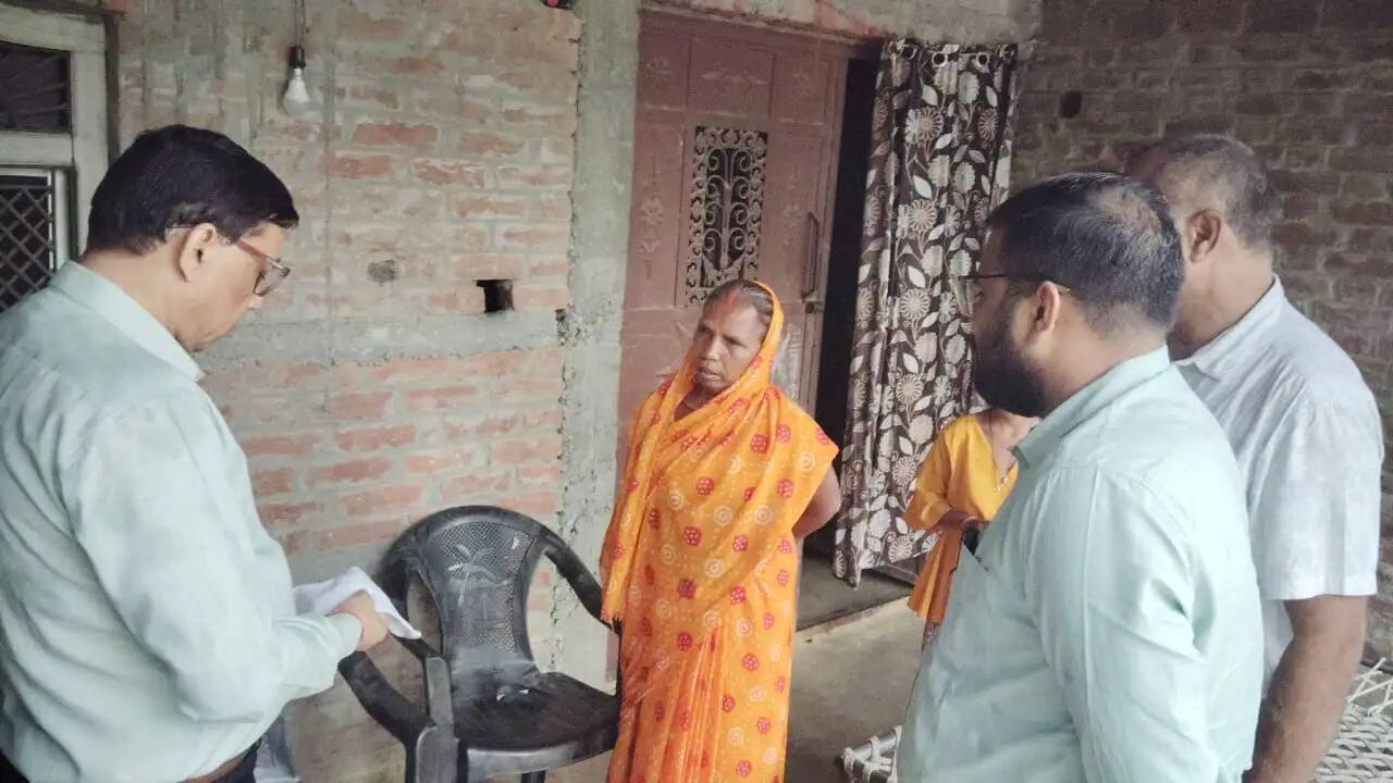 मुख्यमंत्री जनता दर्शन की शिकायत पर एडीएम वित्त ने किया स्थलीय निरीक्षण, निष्पक्ष जांच के दिए निर्देश