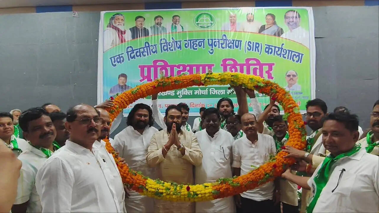एसआईआर के जरिए मतदाताओं के नाम हटाने की हाे रही कोशिश : विनोद