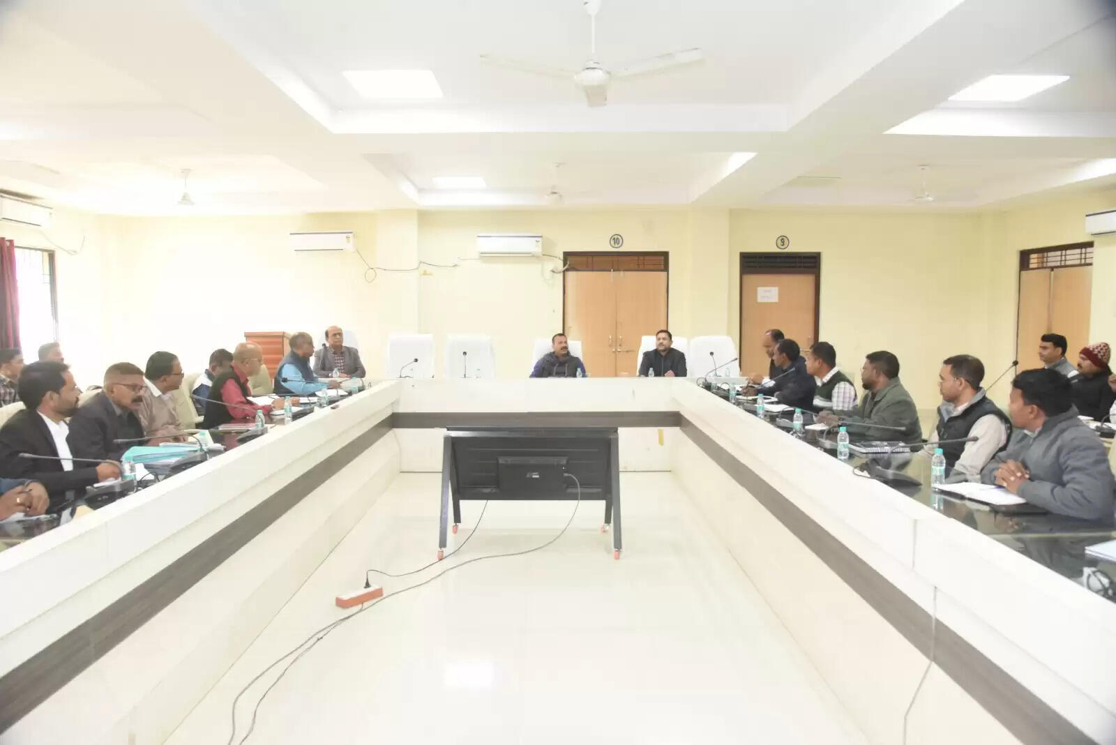 अंबिकापुर: अमीन भर्ती परीक्षा के लिए 56 केंद्रों पर 18,779 अभ्यर्थी होंगे शामिल, उड़नदस्ता दल और पर्यवेक्षक तैयार