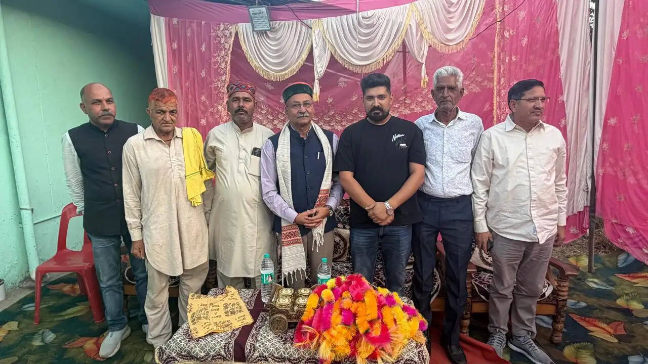दुगनेड़ी-बारल सड़क, सोलर लाइट्स और अन्य विकास कार्यों के लिए दिया जाएगा बजट : सुनील शर्मा बिट्टू