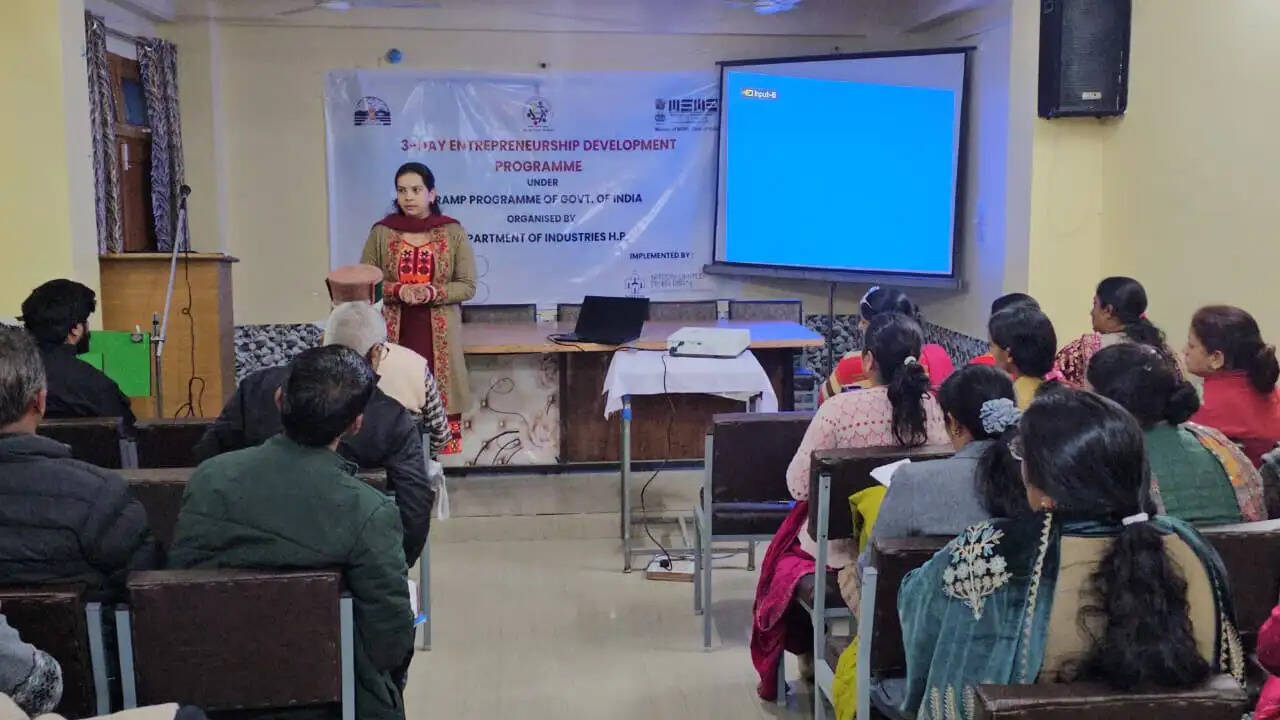 डीआईसी मंडी तथा निटकॉन लिमिटेड के संयुक्त तत्वावधान में उद्यमिता विकास कार्यक्रम आयोजित