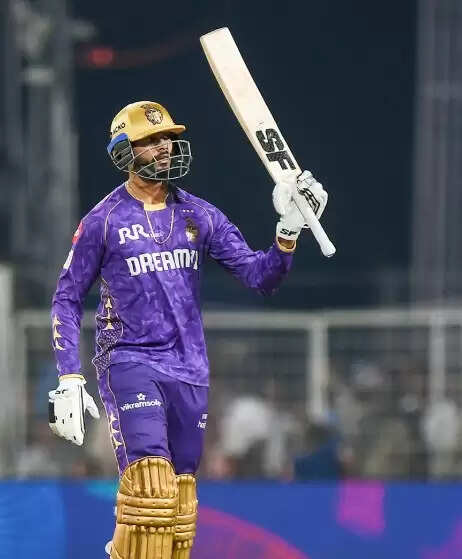 आईपीएल नीलामी में आरसीबी ने वेंकटेश अय्यर को 7 करोड़ रुपये में खरीदा