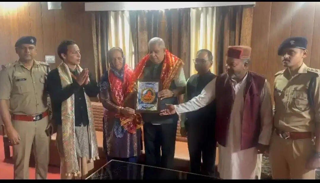पूर्व उपराष्ट्रपति जगदीप धनखड़ ने यमुनोत्री में की पूजा