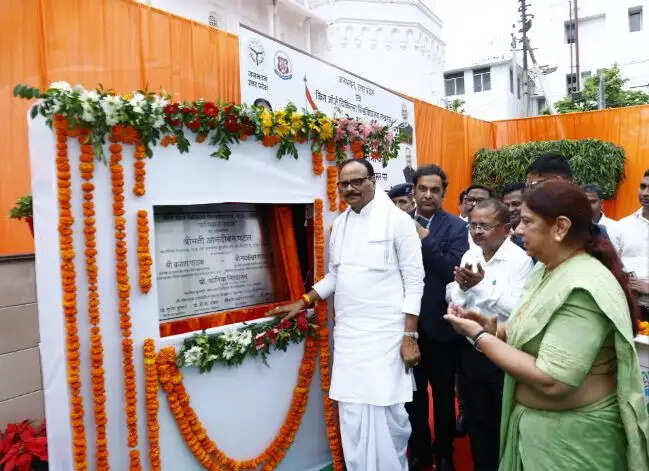 उप मुख्यमंत्री ब्रजेश पाठक ने केजीएमयू में किया संविधान स्थल का लोकार्पण