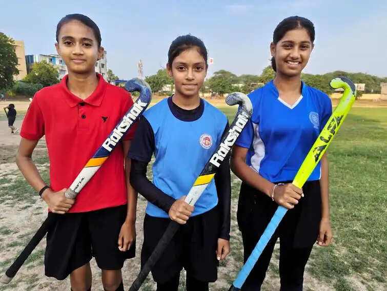 मंदसौर की हॉकी खिलाड़ी नियति, सुहाना व खुशी का मध्य प्रदेश हॉकी अकादमी में चयन