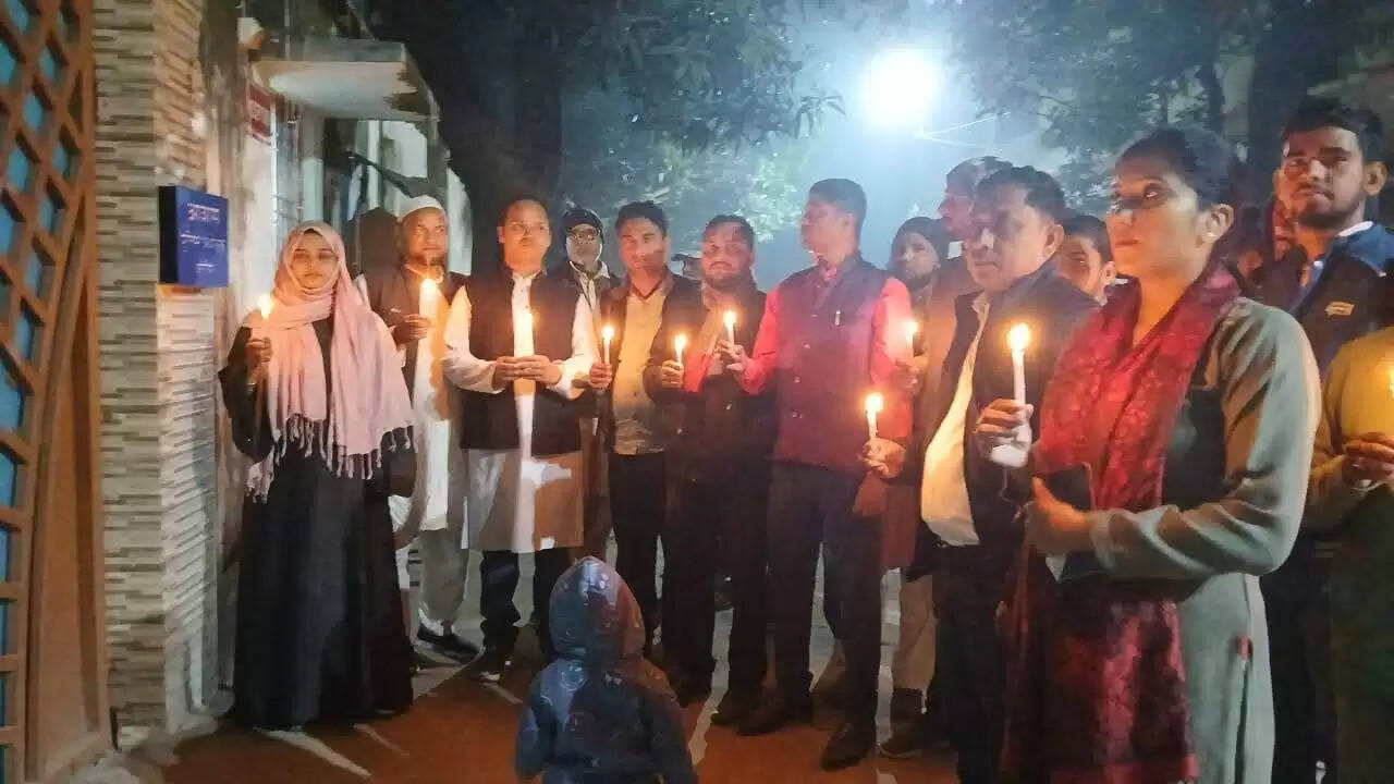 बीपीएससी शिक्षिका की हत्या के विरोध में निकला कैंडल मार्च