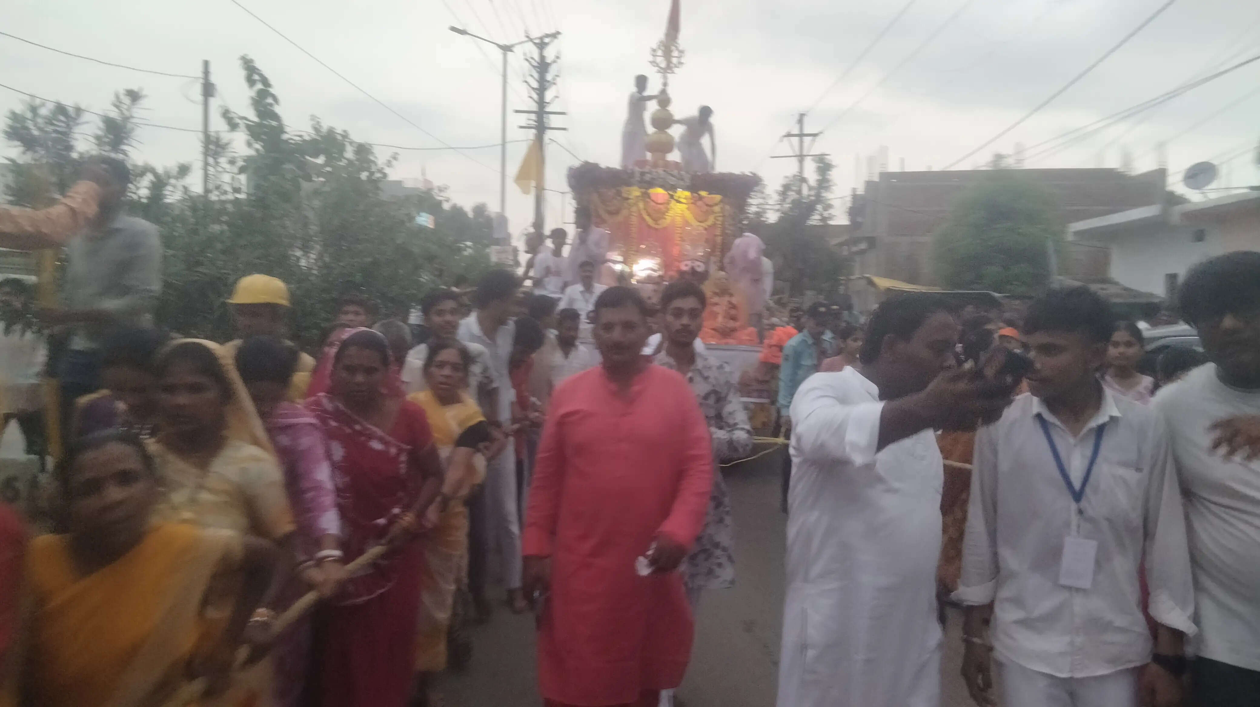 रथ यात्रा: मौसी के घर से अपने घर पहुंचे भगवान जगन्नाथ, रथ को खीचने लगी रहीं होड़