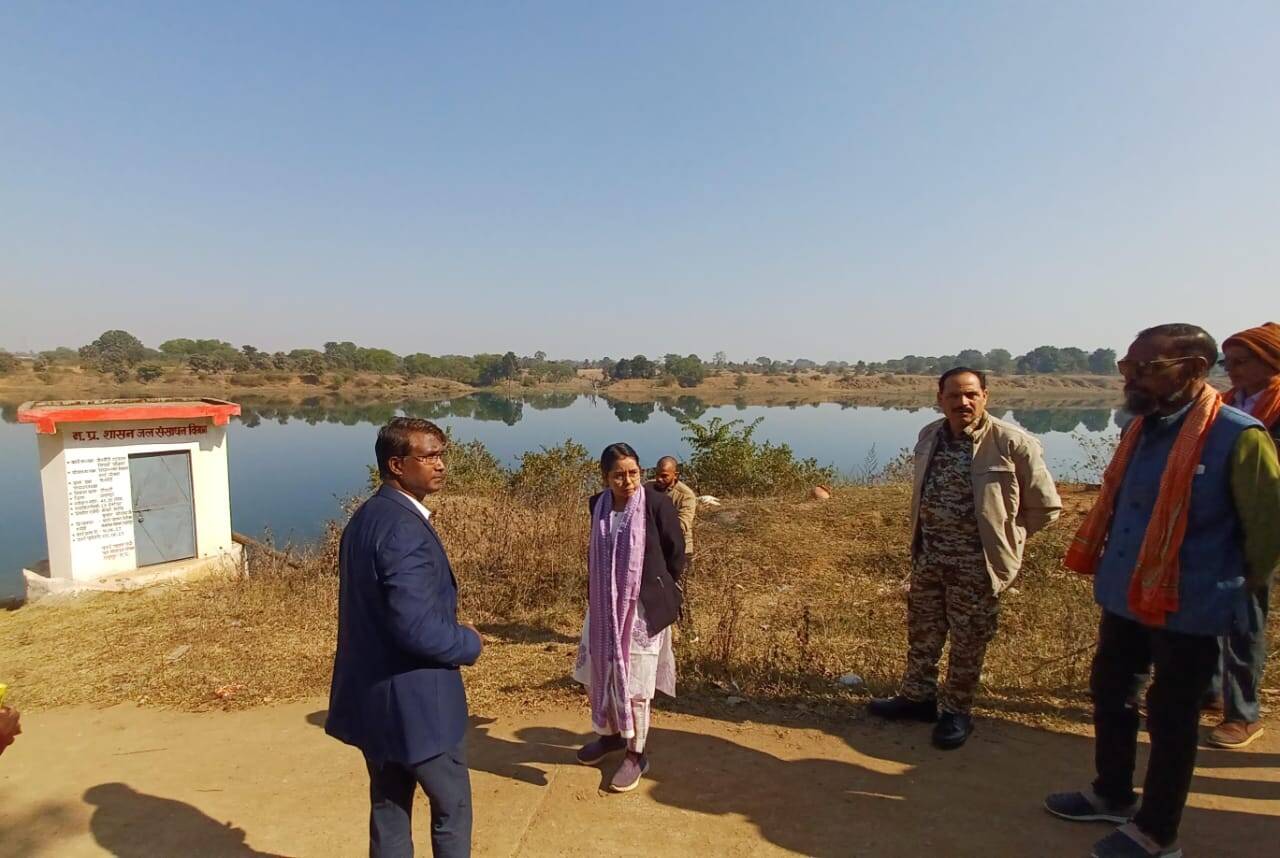अनूपपुर: केल्हौरी उद्ववहन सिंचाई योजना का जिला पंचायत सीईओ ने किया अवलोकन