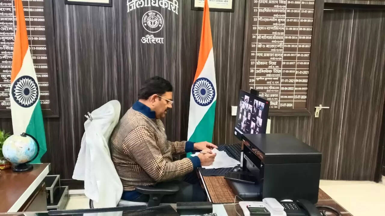 सभी डिफॉल्ट प्रकरणों का 26 दिसंबर तक गुणवत्तापूर्ण निस्तारण करें: डीएम