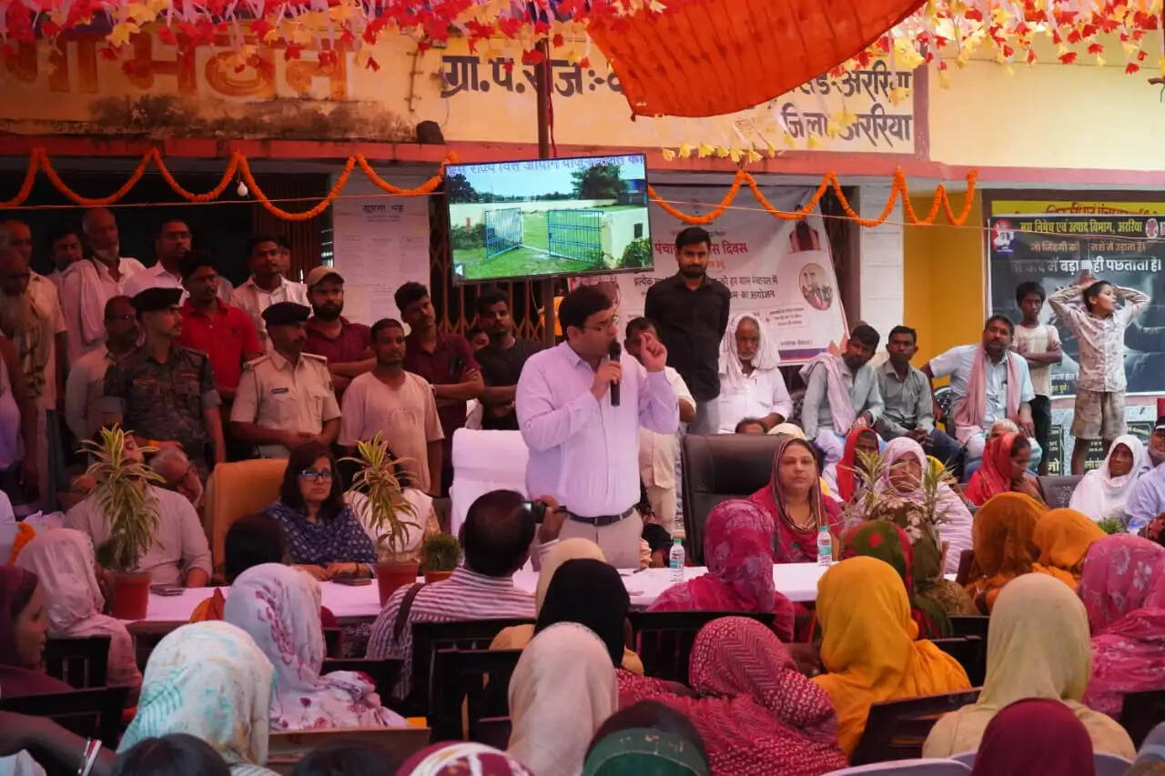 कमलदहा में पंचायत विकास दिवस का आयोजन,डीएम ने विकास कार्यों के साथ नशामुक्त समाज का दिया संदेश