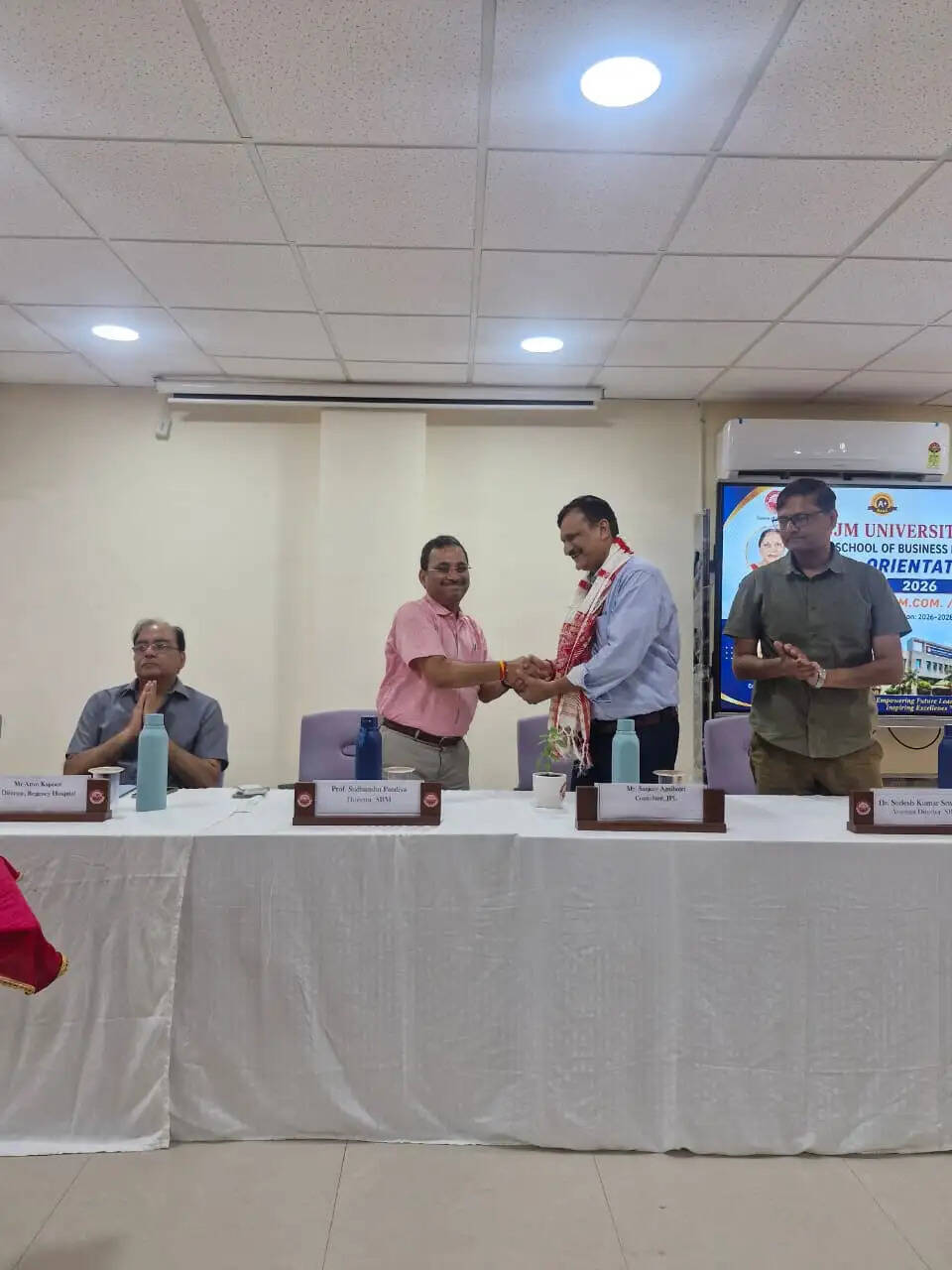 फार्मास्यूटिकल साइंसेज विभाग में दीक्षारंभ कार्यक्रम, उद्योग विशेषज्ञ ने बताए सफल करियर के सूत्र