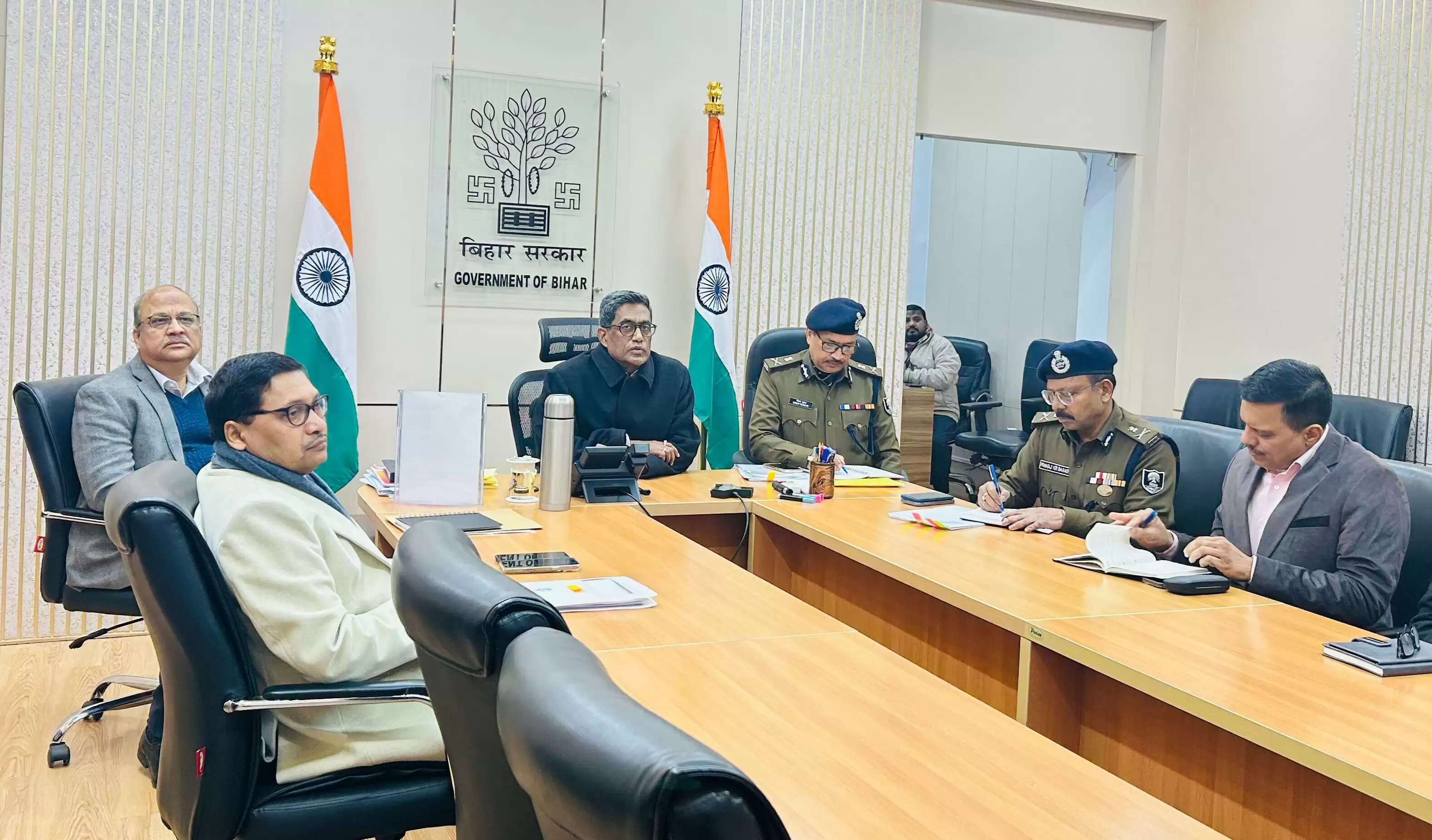 नव वर्ष के अवसर पर कानून-व्यवस्था सुदृढ़ रखने को लेकर मुख्य सचिव की अध्यक्षता में उच्चस्तरीय बैठक