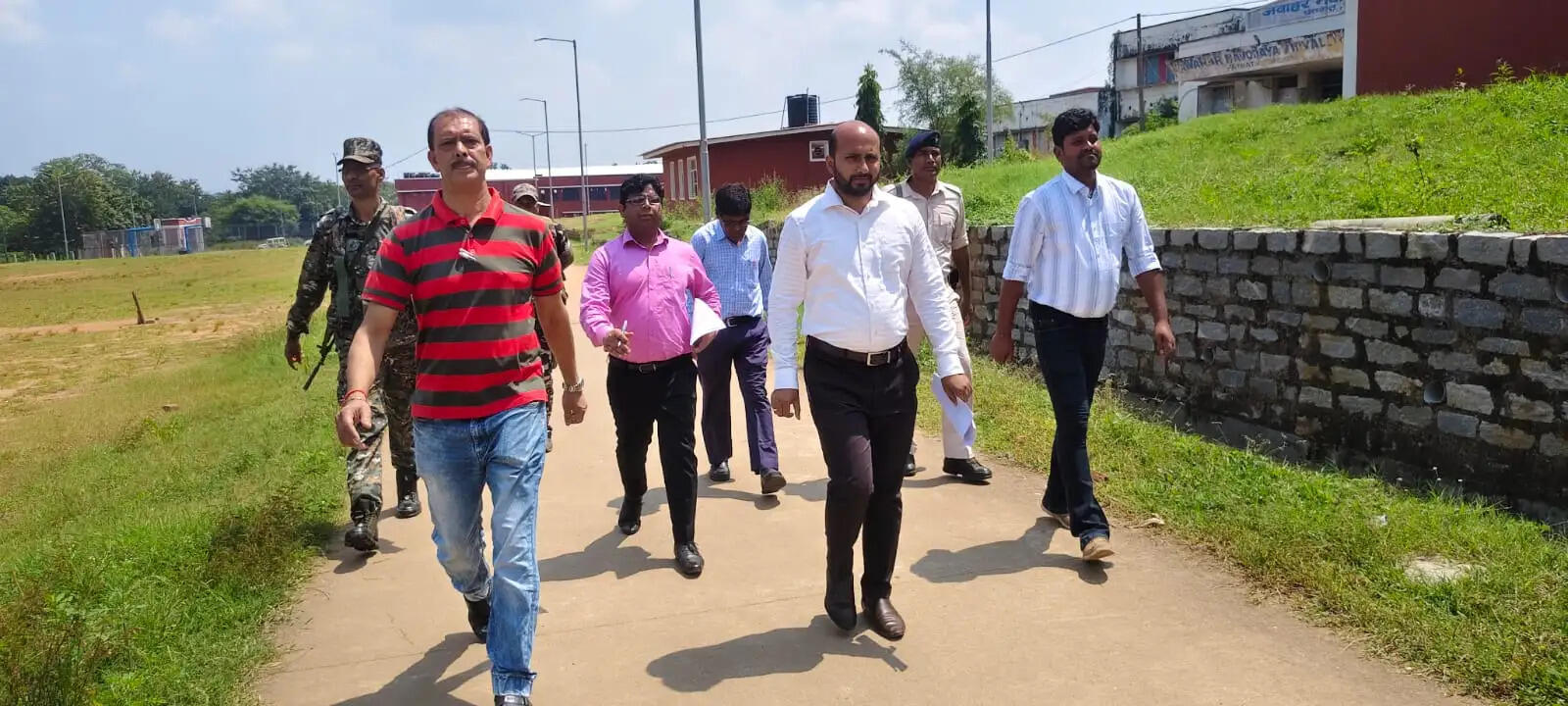 डीसी ने नवोदय विद्यालय के प्रचार्य सहित कई शिक्षकों के वेतन पर लगाई रोक