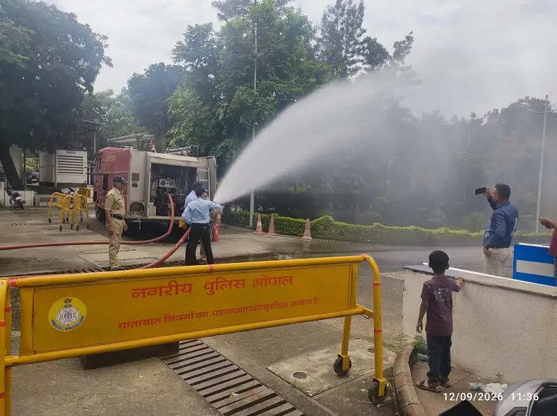 मप्रः पुलिस मुख्यालय में सुरक्षाकर्मियों को दिया फायर सेफ्टी का प्रशिक्षण