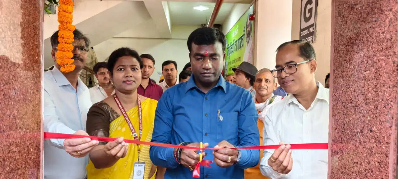 समाहरणालय में लगा पांच अत्याधुनिक लिफ्ट