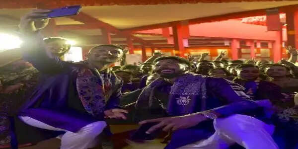केकेआर खिलाड़ियों ने किया बंगाल की कांथा कला का सम्मान, महिला सशक्तीकरण को दिया बढ़ावा